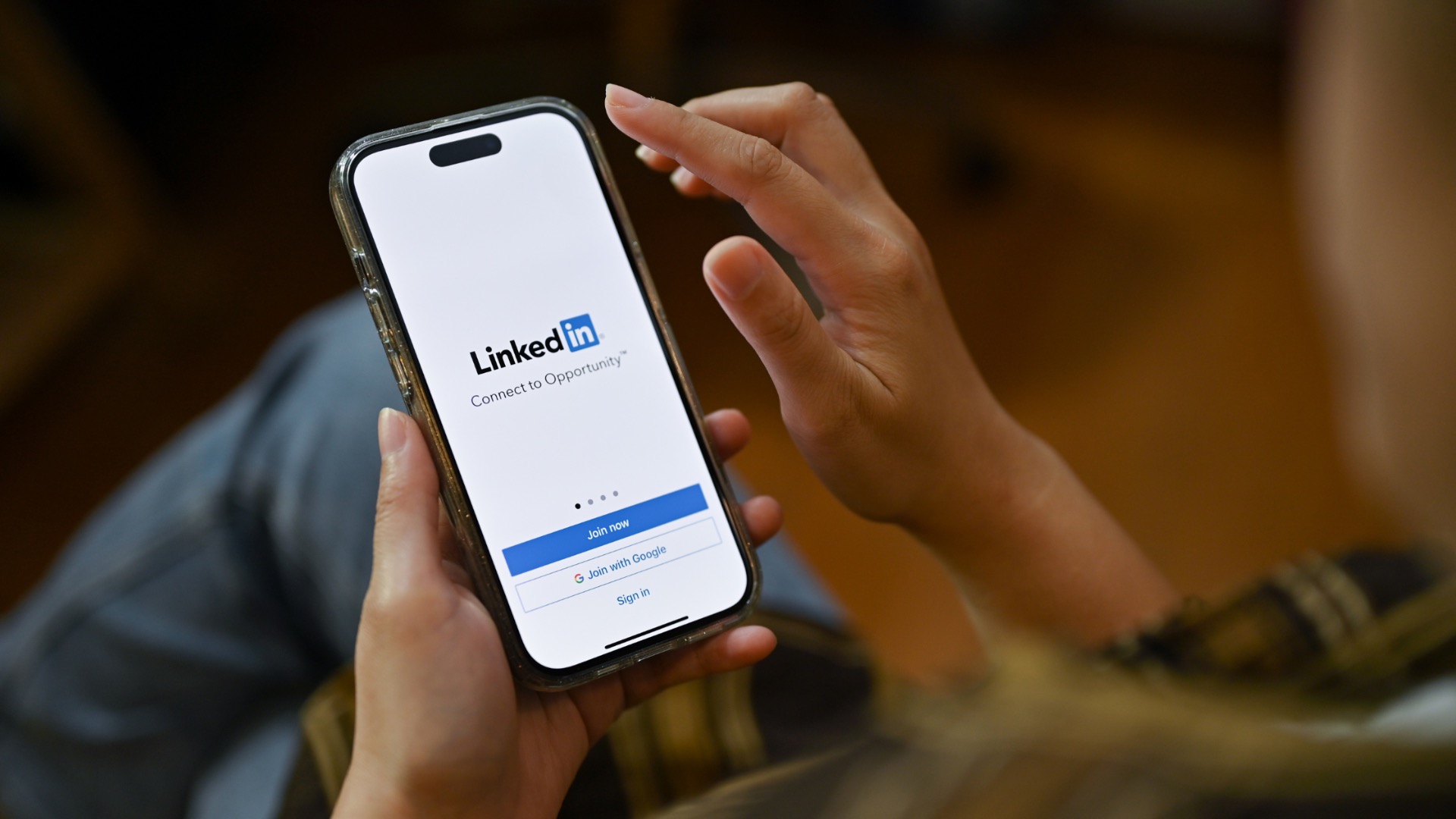 How to Use LinkedIn for Business in 2023: A Simple Guide